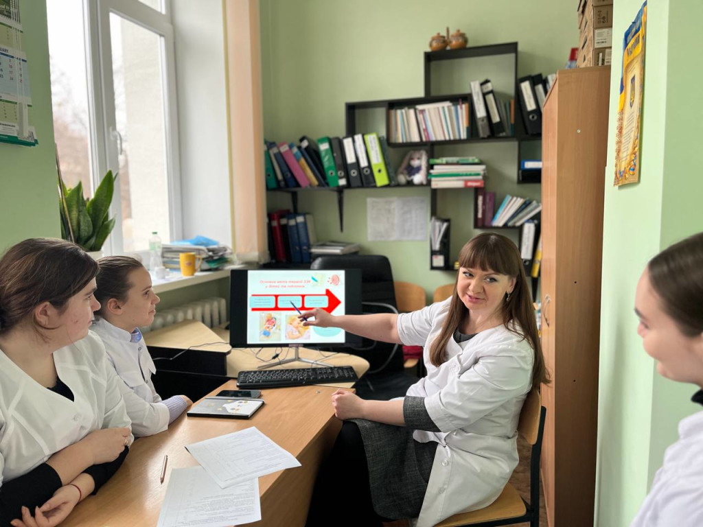 Гуртківці обговорюють питання гастроінтестинальних захворювань у дітей