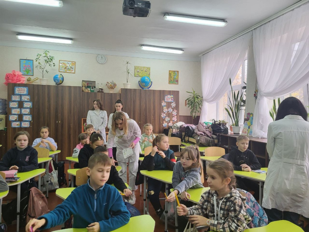 Тематичний івент з дітьми початкових класів Полтавської школи №10 ім. В.Г. Короленка